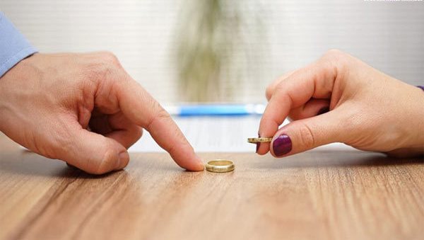 حق طلاق چیست و معایت دادن حق طلاق به زن چیست؟