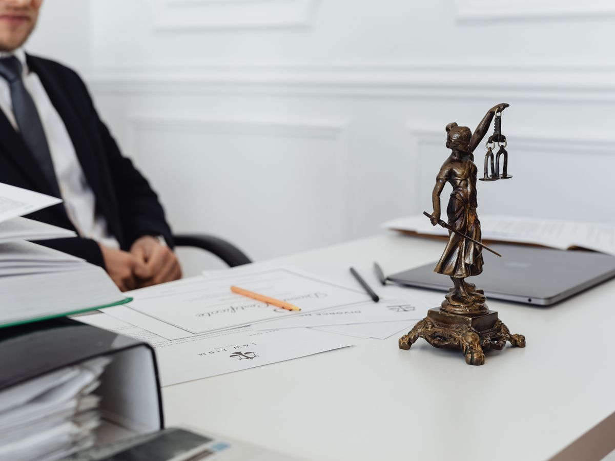 اهمیت وکیل در اثبات تجاوز جنسی در دادگاه